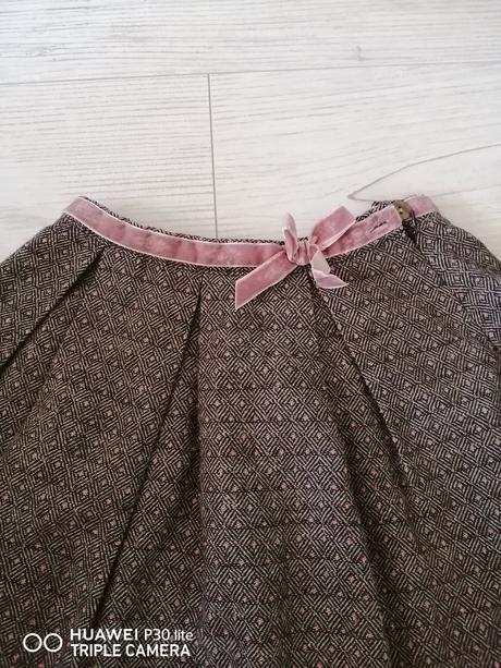 Dievčenska sukňa, benetton,m