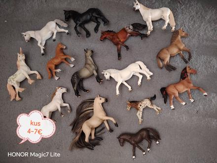 Koníky schleich,