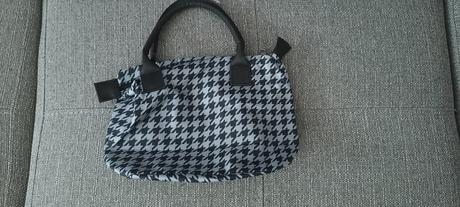Jednoduchá kabelka do ruky,