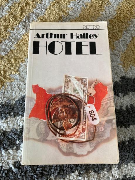 Hotel arthur hailey (1983), 