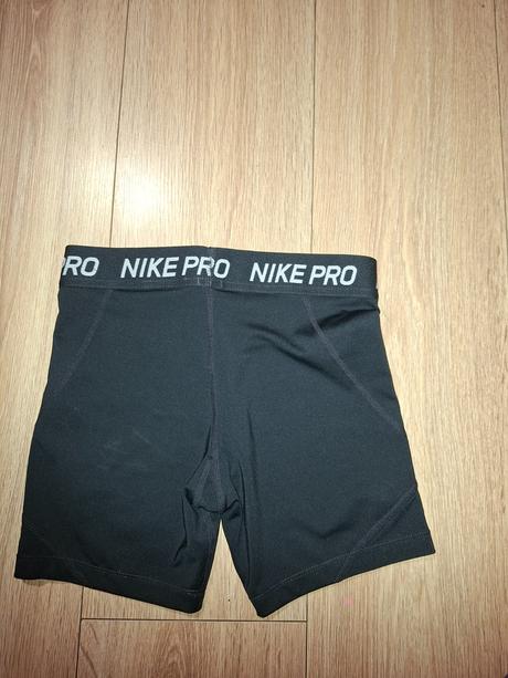 Šortky, nike,146