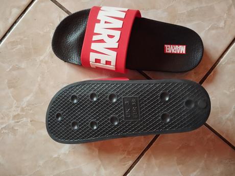 Nové chlapčenské šľapky marvel, primark,36
