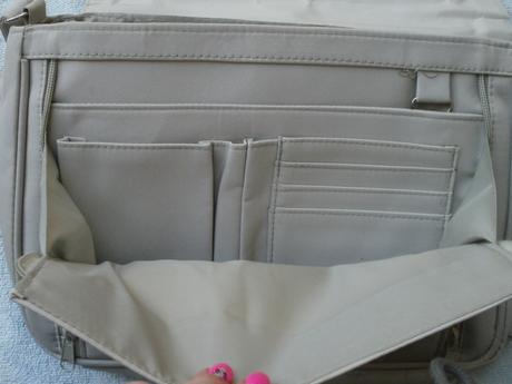 Kabelka-veľa vnútorných vreciek,