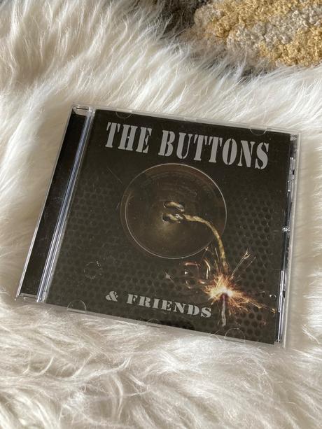 Cd the buttons and friends,