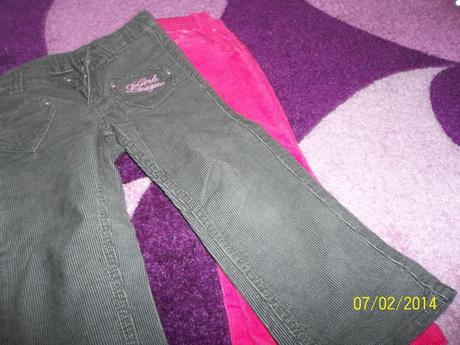 Menčester nohavice, 98