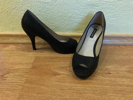 Cierne lodicky, raz obute, top stav, 38