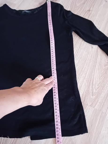 Svetrík s krajkovým chrbátom, 42