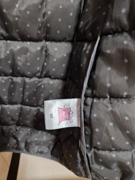 Dievcenska presivana bunda, 152