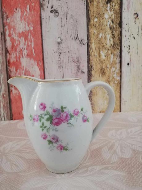 Porcelán (mliekovka) - made in czechoslovakia, 
