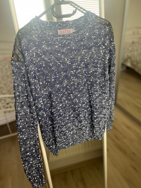 Boohoo modry svetrik sveter s vybijanymi ramenami, s