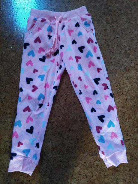 Srdiečkové tepláky, 110