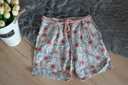 Dámske krátke elegantné nohavice, veľkosť 38, esmara,38