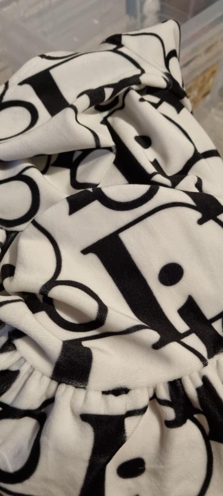 Velurove šaty v.92, 92