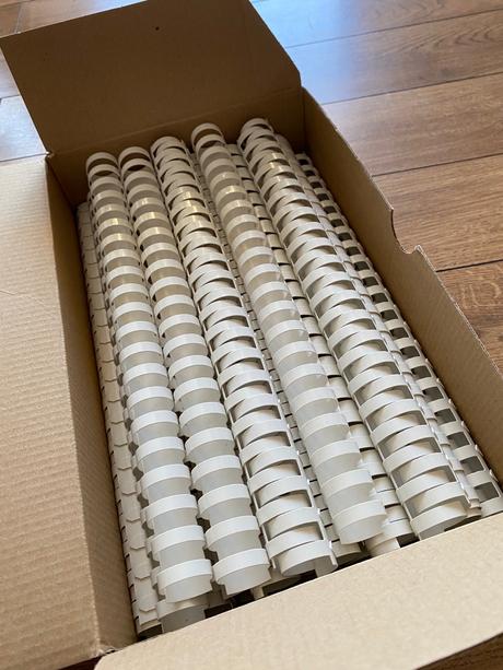 Plastové hrebene pre krúžkovú väzbu - 22mm, 