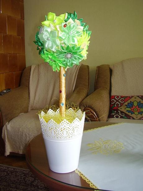 Kytičky zo stužiek,