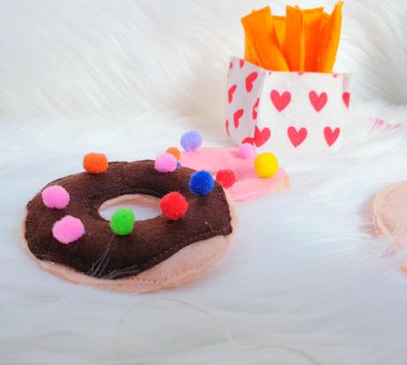 Šité jedlo na hranie,