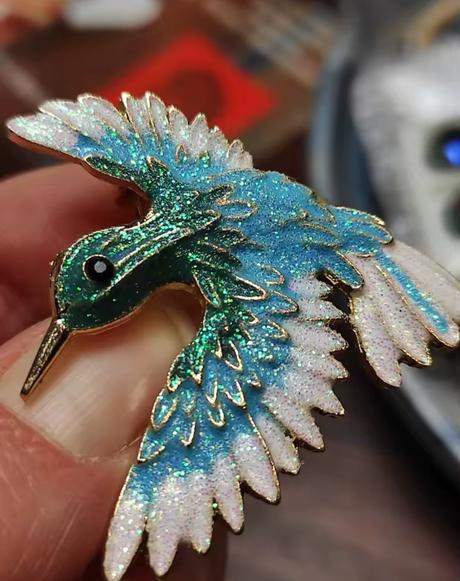 Brošňa modrý vták, 