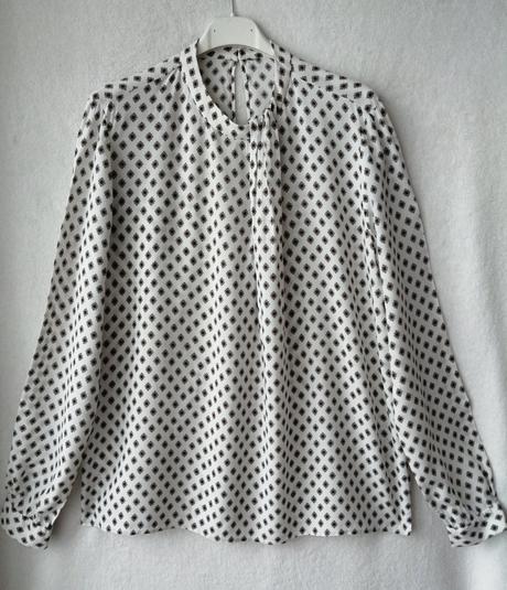 Pekná pohodlná blúzka, zara,38