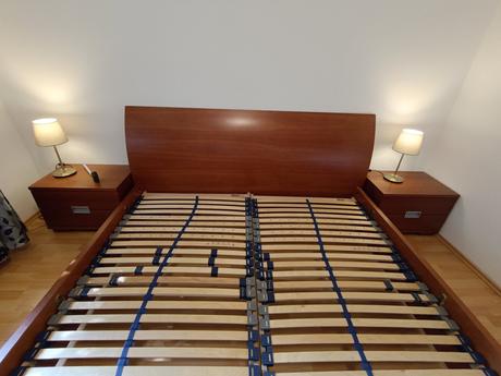 Set manželská posteľ + komoda,