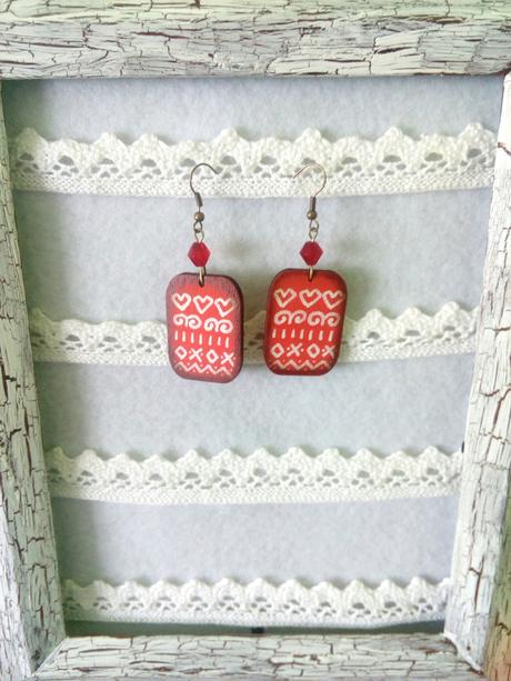Folkové náušnice červené,