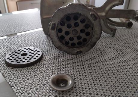 Mlynček na mäso veľkosť č. 8, 