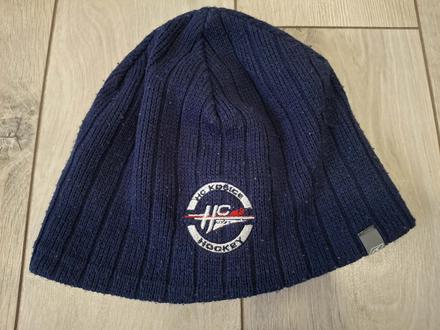 Čiapka hc košice , vhodná od cca 8-12  rokov, 