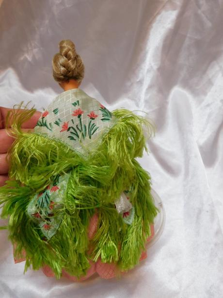 Retro bábika v kroji, 