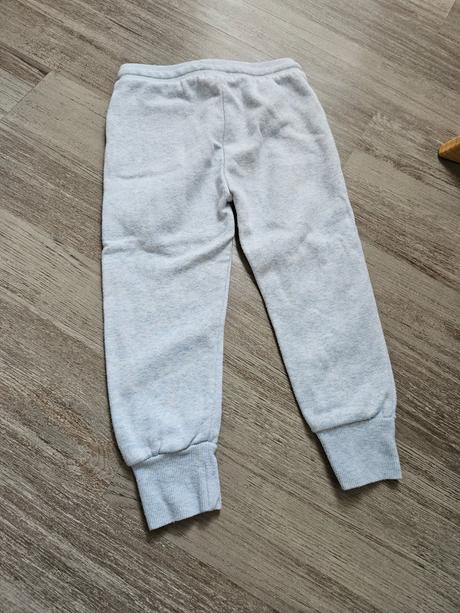 Teplaky, reserved,98