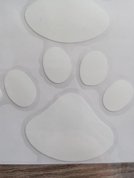 Nálepky biele labky,