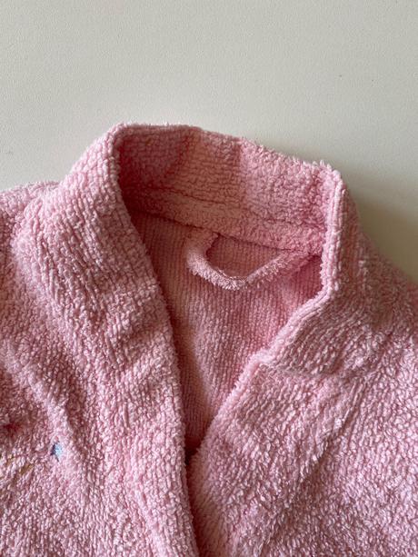 Ružový županček a turban na vlasy, 110