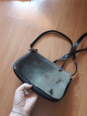 Kabelka s kozusinou,