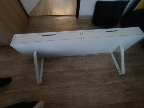 Kozmetický stolík ikea, 