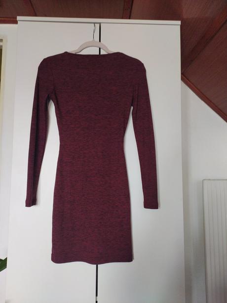 Obtiahnuté šaty, s