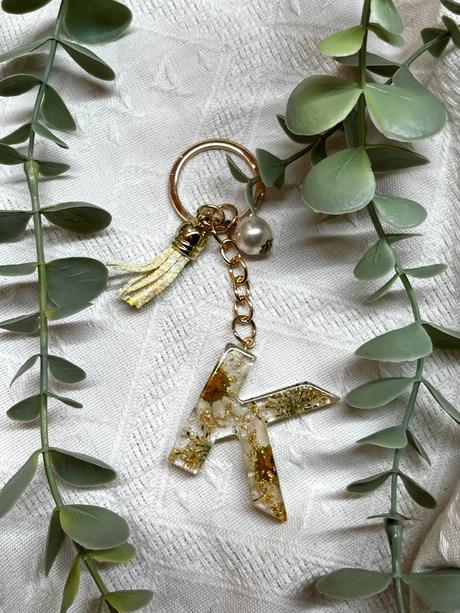 Ručne vyrobené živicové kľúčenky, 