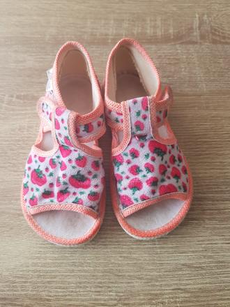 Papucky 25, manik,25