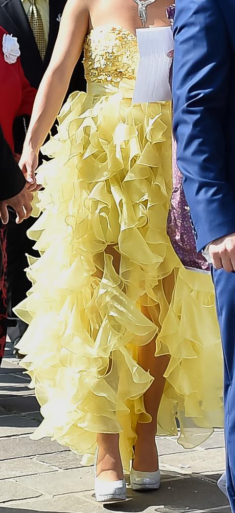 Žlté spoločenské šaty, m