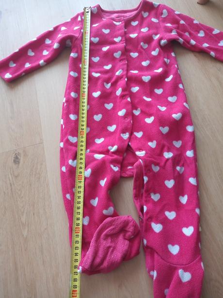 Flísový overal so srdiečkami, 86