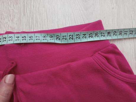 Outfit 1 (tepláky + 3x tričko),