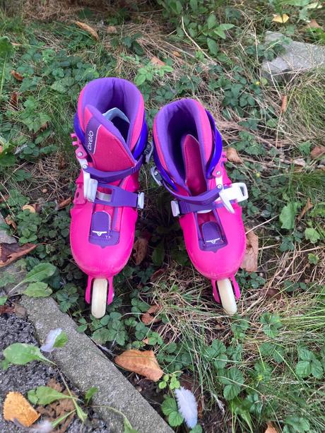 Dievčenské kolieskové ,polohovateľné korčule, 19