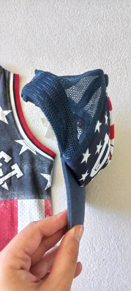 Tielko a šiltovka, terranova,104