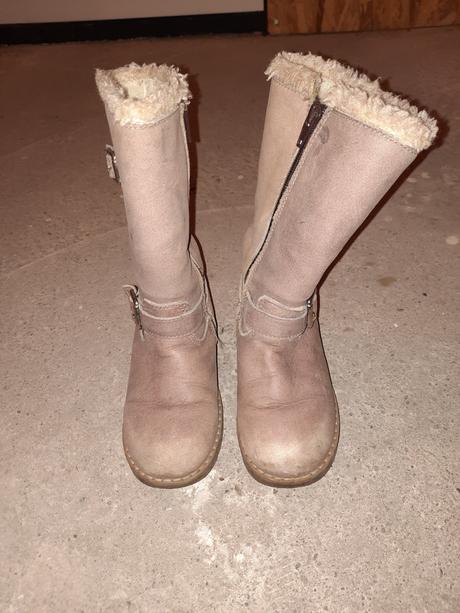 Kožené čižmy, 27