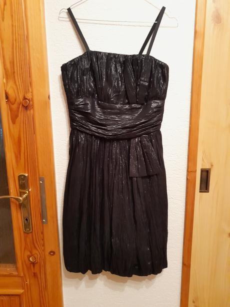 Krátke spoločenské šaty, 38