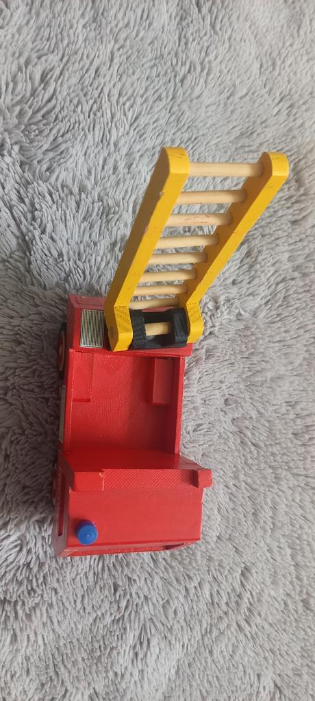 Drevené požiarnicke auto, 