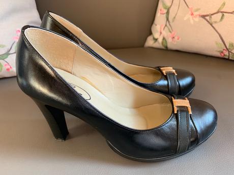 Čierne lodičky z pavej kože, 37