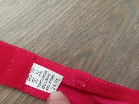 Pútavá podprsenka, s