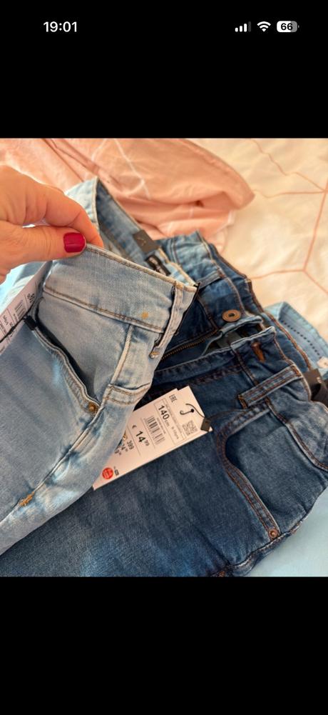 Šortky, reserved,140