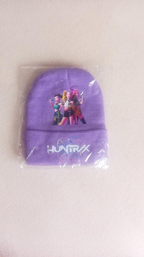 Fialová čiapka huntrix, 