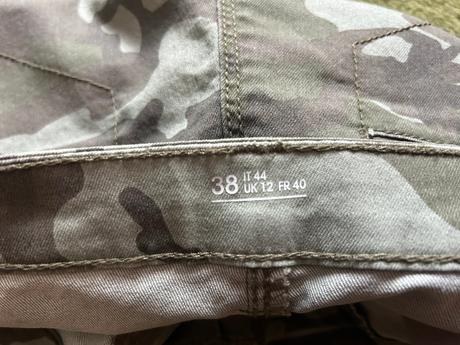 Maskáčové kraťasy veľ. 38, 38