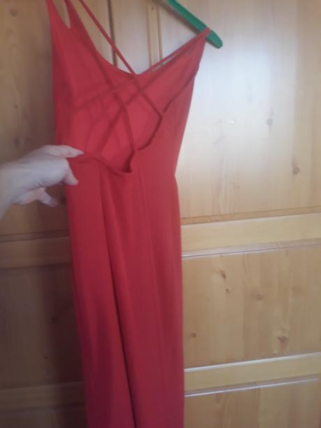 Spolocenske saty cervene, s