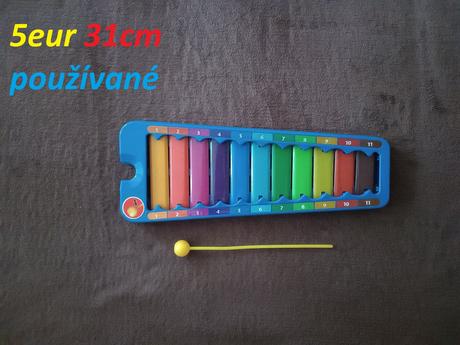 Auto, gitara, xylofón, skladačka, 
